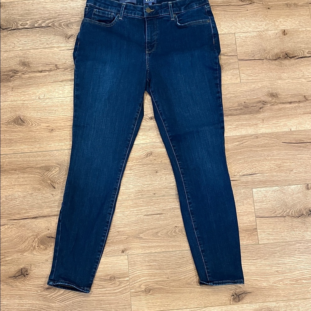 EUC NYDJ Skinny jeans dark wash